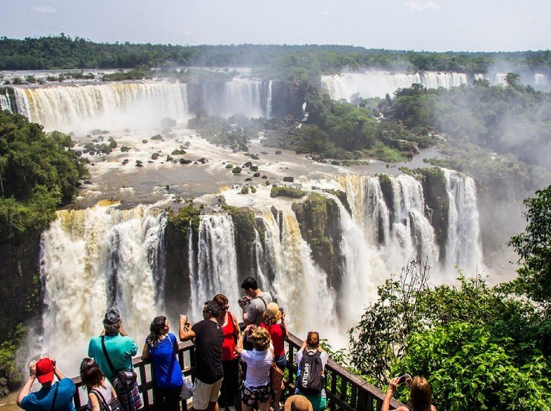 Top 5 Destinos Imperdíveis com Gil Turismo no Brasil